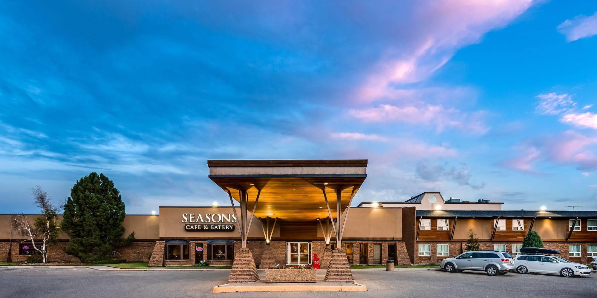 Heritage Inn Hotel & Convention Centre - Taber Exterior photo